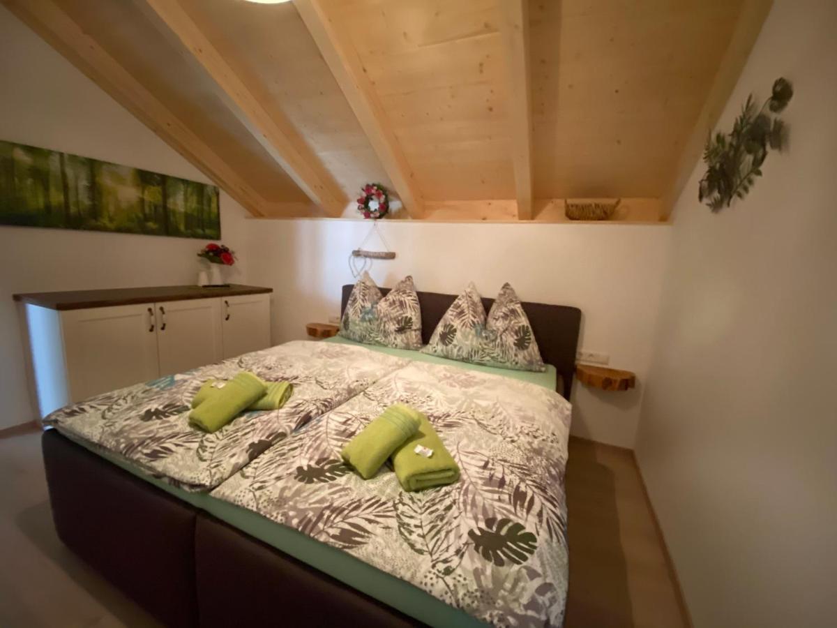 Apartments Edelweiss & Enzian - Gaestehaus Zum Fuchs Хермагор Екстериор снимка