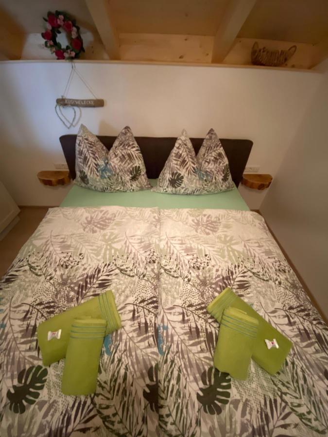 Apartments Edelweiss & Enzian - Gaestehaus Zum Fuchs Хермагор Екстериор снимка
