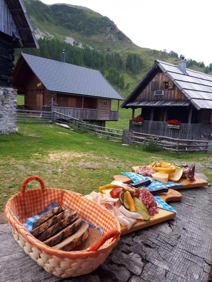 Apartments Edelweiss & Enzian - Gaestehaus Zum Fuchs Хермагор Екстериор снимка